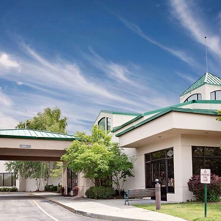 Ramada By Wyndham Fishkill Hotel Ngoại thất bức ảnh