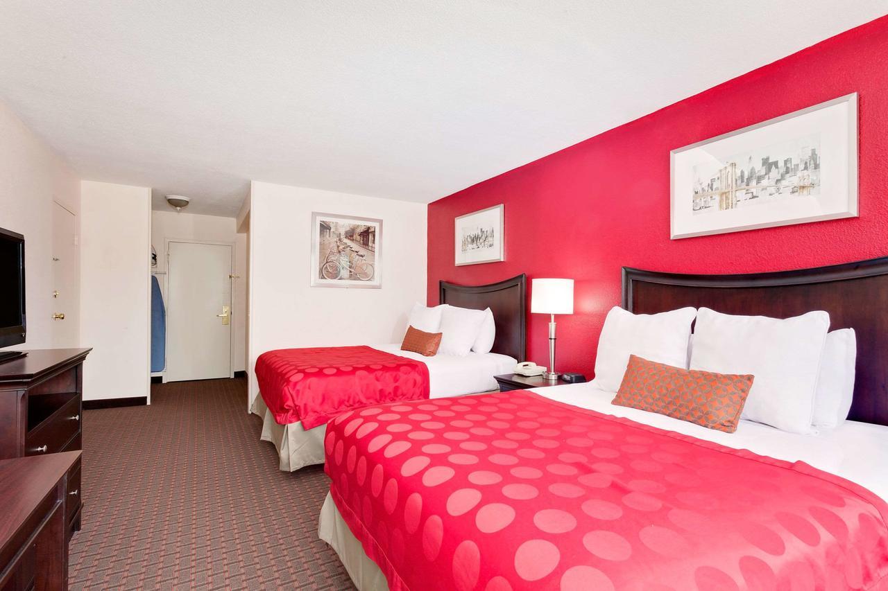 Ramada By Wyndham Fishkill Hotel Ngoại thất bức ảnh