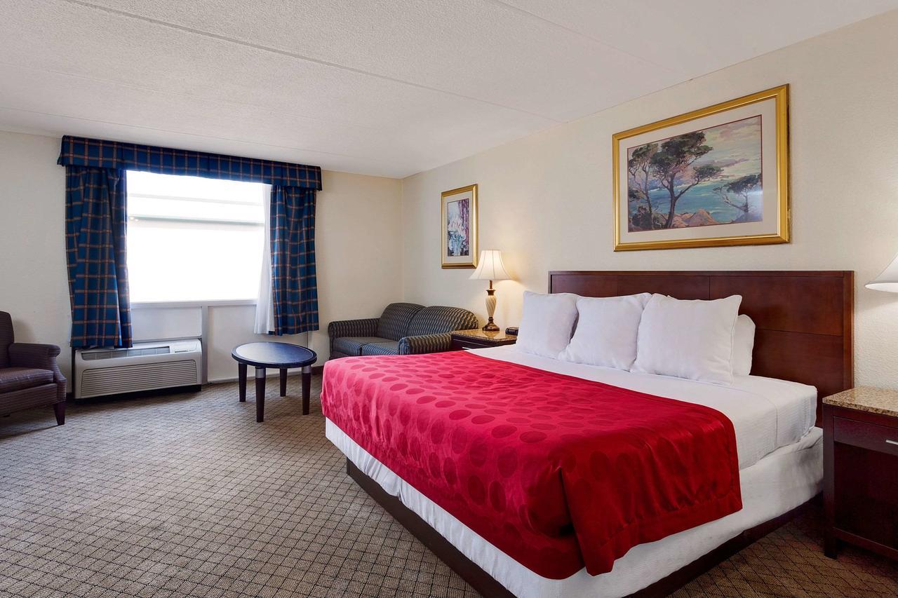 Ramada By Wyndham Fishkill Hotel Ngoại thất bức ảnh