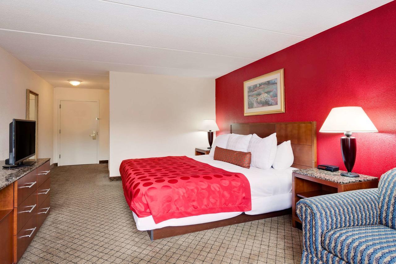 Ramada By Wyndham Fishkill Hotel Ngoại thất bức ảnh